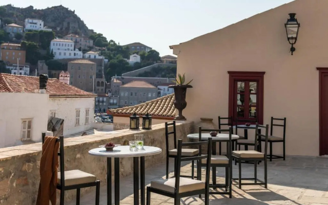 FOS Hydra residence