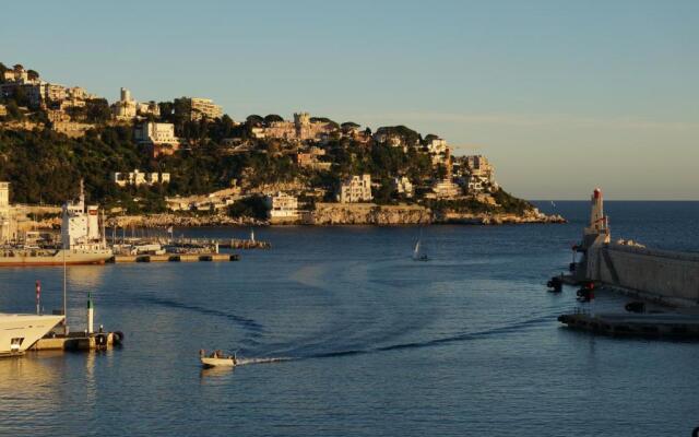 Waterfront panoramic sea view, balcony, AC