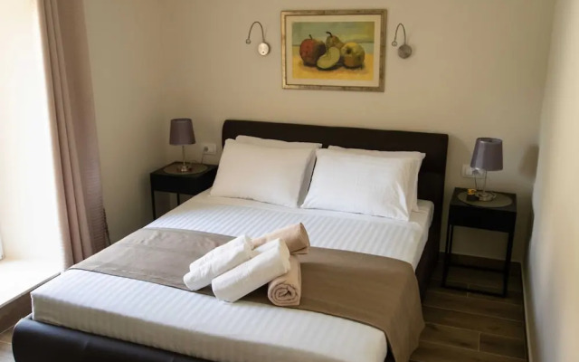 The Poolside Stone House in Bale