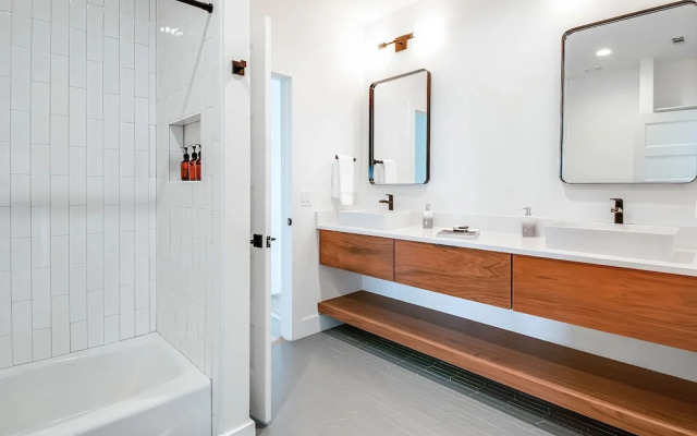 Close to the Gulch - Book Today