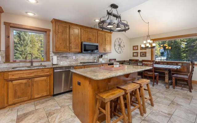 8 Crown Drive 5 Bedroom Home