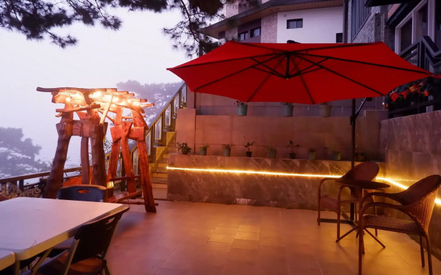 OYO 492 Sunset View Ridge Residences