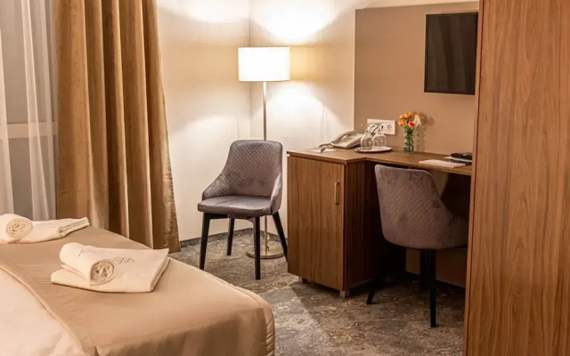 Crystal Hotel