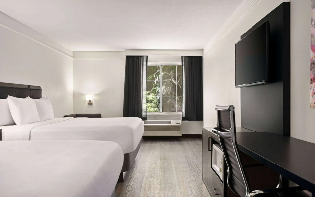 La Quinta Inn & Suites by Wyndham Hesperia Victorville