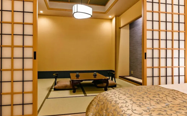 Omuro no Mori Gyokusui - 13 years or older -