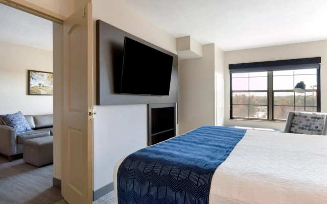 Clubhouse Hotel Suites Sioux Falls
