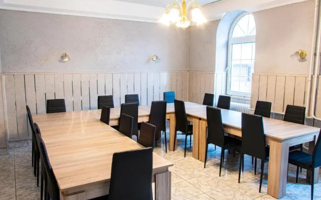 KOMPLEX -Rendezvénytermek-Panzió-Apartman-Irodák-