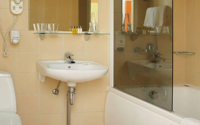 Oru Hub Hotel Tallinn - Handwritten Collection