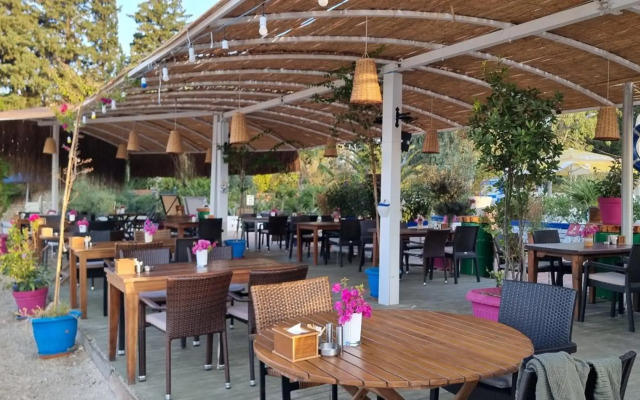 Manuela Hotel