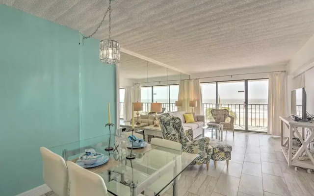 Galveston Oceanfront Condo w/ Balcony + View!