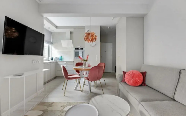 Lion Apartments - Pink i Mustang Studio