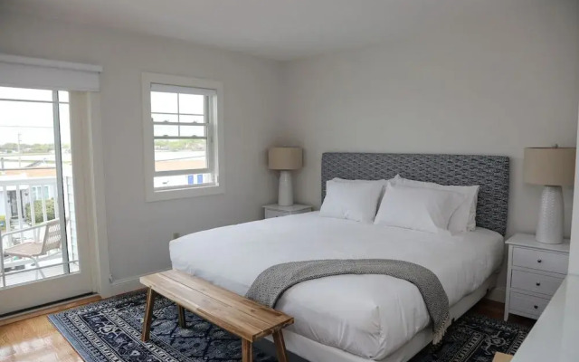 The Sea Breeze Inn
