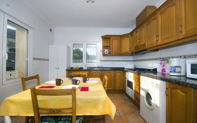 Casa con piscina privada - ESTACION1901