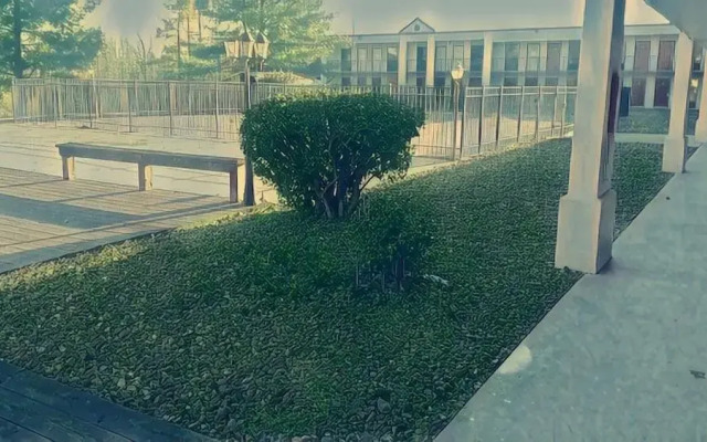 HomeTowne Studios by Red Roof Athens, TN