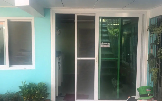 Ruean Mai Hom - Hostel