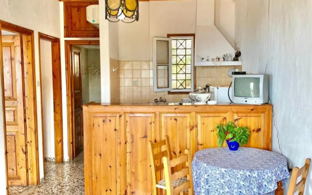 Betsanis Stafylos Apartments