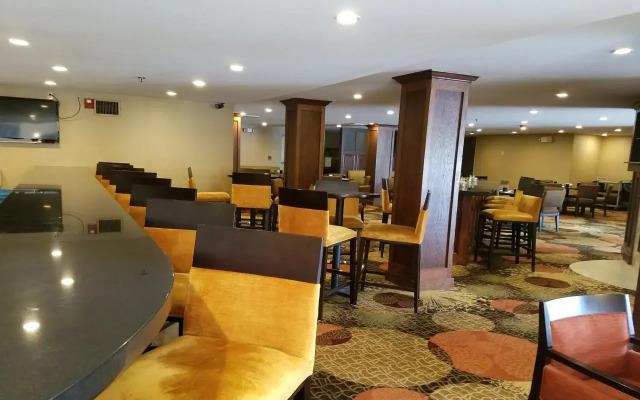 Radisson Hotel Detroit-Farmington Hills