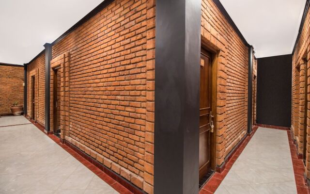 Super OYO Townhouse Oak Maxi Hotel Legian