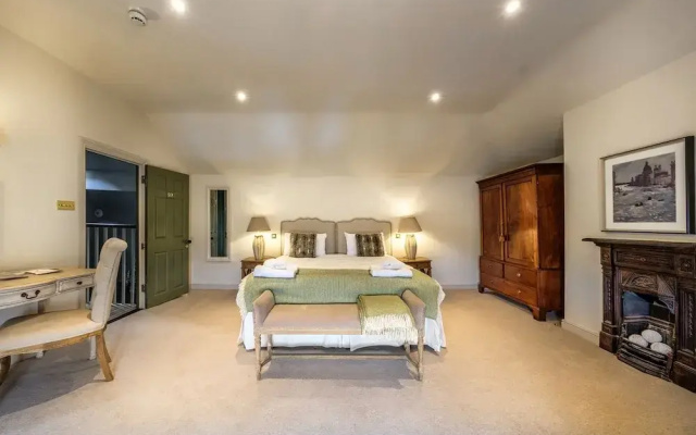The Black Lion, Long Melford