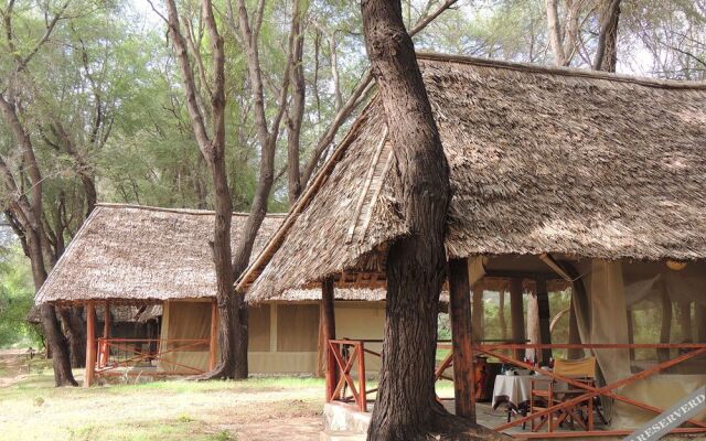 Loyk Tsavo Camp