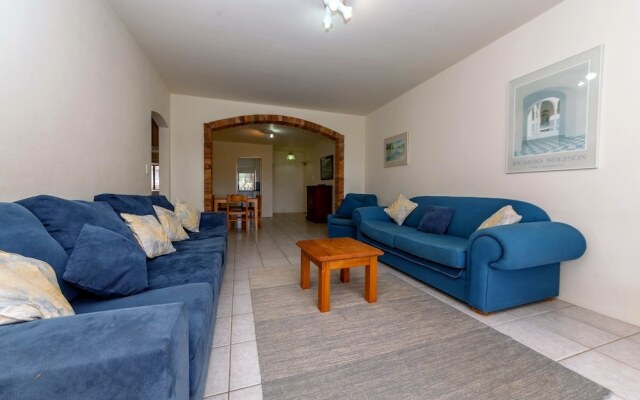 Radburn, Unit 3, 17 Ondine Close