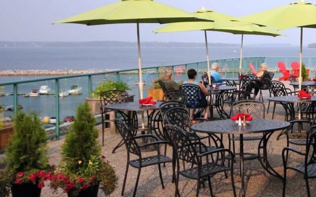 Oak Island Resort & Conference Centre