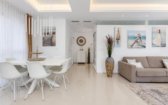 Fortuna 37 - Luxury Apartment with AC and Pool
