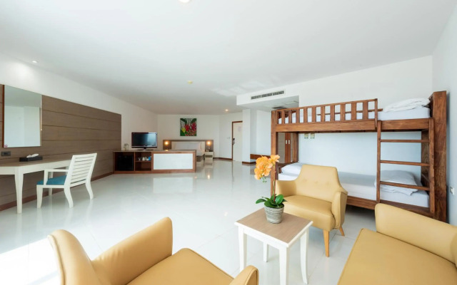 Pinnacle Grand Jomtien Resort and Beach Club