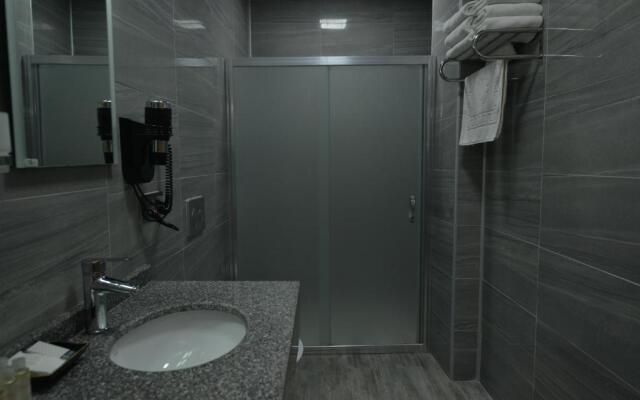 Mi̇lls Hotel