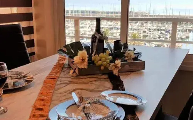 Marina Port & Beach-Apartment