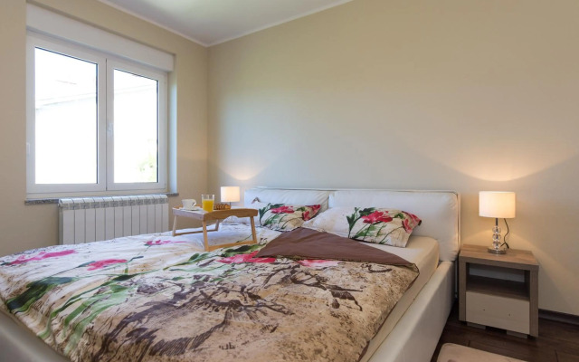 Deluxe Sea View Apartment Mate Balote