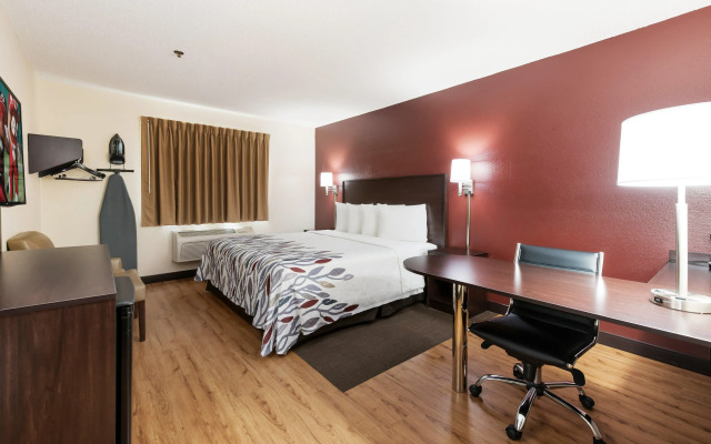 Red Roof Inn Auburn