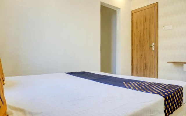 Royal Inn Lodging by OYO Rooms