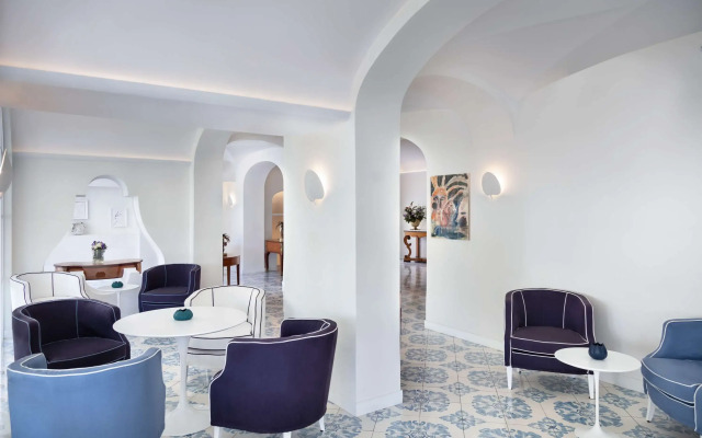 Pazziella Garden & Suites