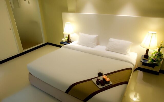 Fourteen Again Hotel