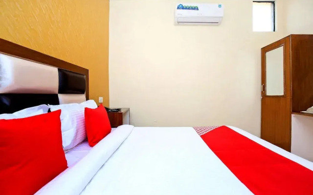 OYO 40307 Mohali Blue