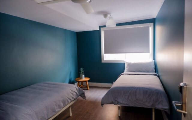 Stoke Beach House - Hostel