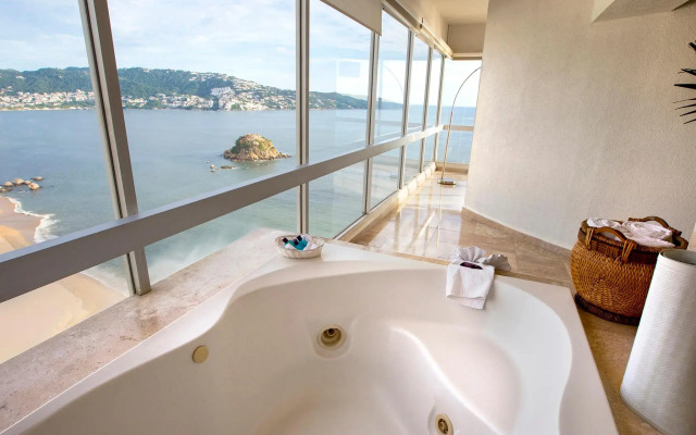 HS HOTSSON Hotel Acapulco