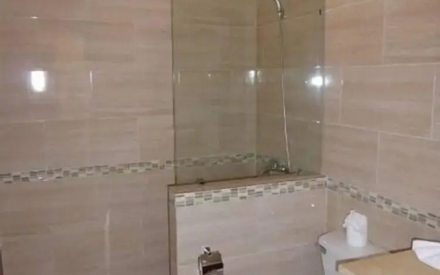 Touch of Elegance! 6 Bedroom Near the Beach