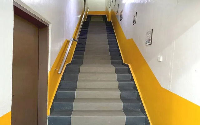 OYO 89715 CK Hotel 2
