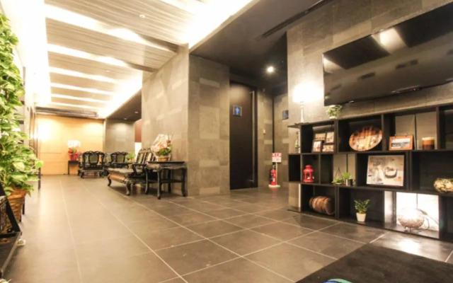 Hotel Live Max Yokohama Motomachi Ekimae