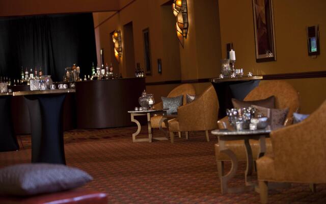 Renaissance® Phoenix Glendale Hotel & Conference Center