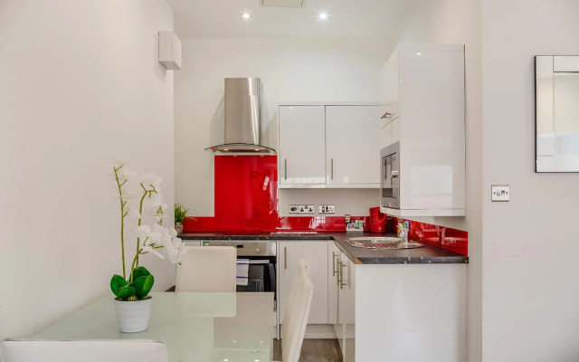 Fox House, Studio Apartments