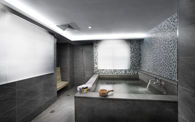 One Fukun Hotel