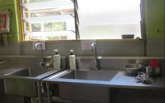 Asylum Cairns Hostel