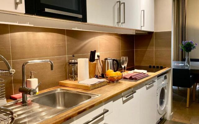 LOUVRESeine 1-minby Pad-à-Terre est '99 5 hotel standards