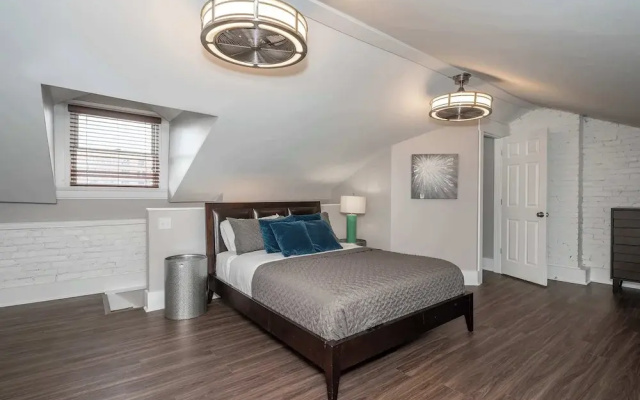 Heart of Mainstrasse Apt 4