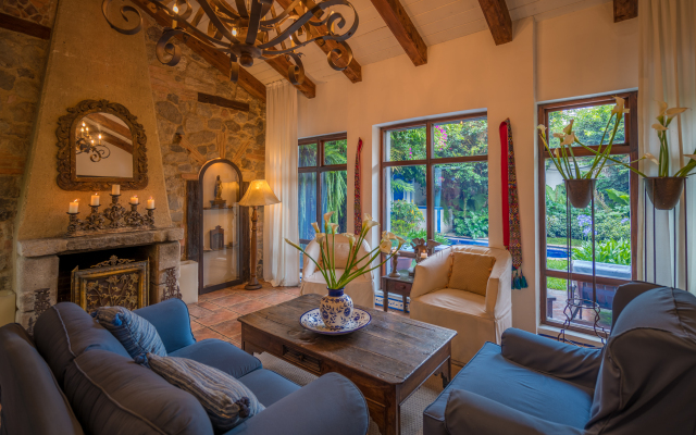 Casa Encantada by Porta Hotels