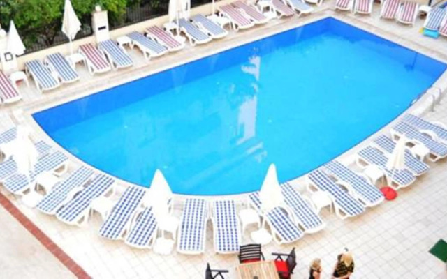 Almena Hotel
