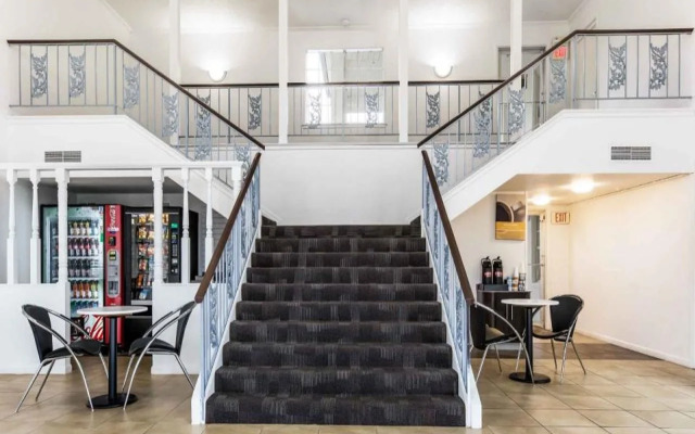 Motel 6 Alexandria, LA - South